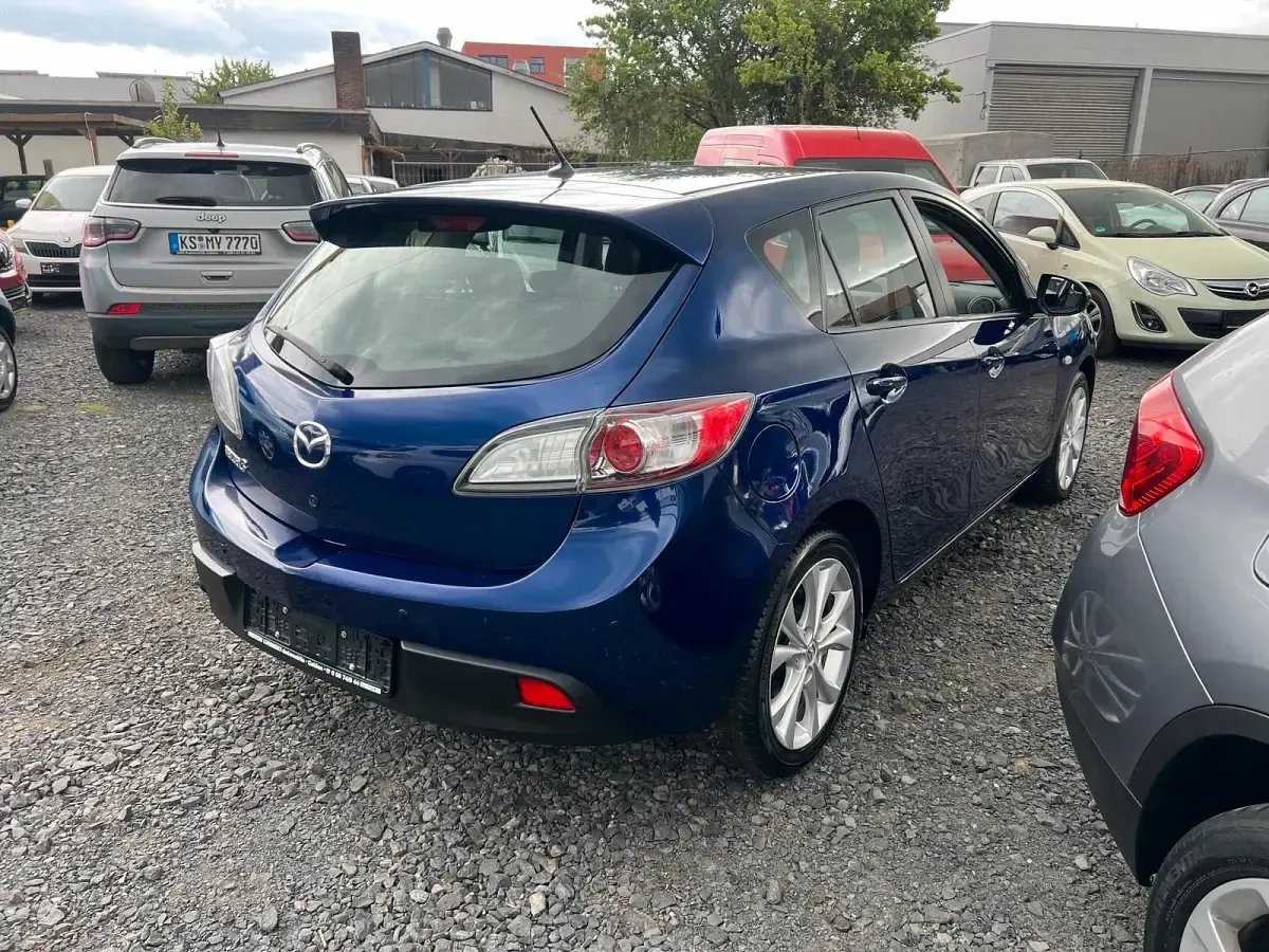 Usata Mazda 3 105 CV (77 kW) 2010 Blu Berlina
