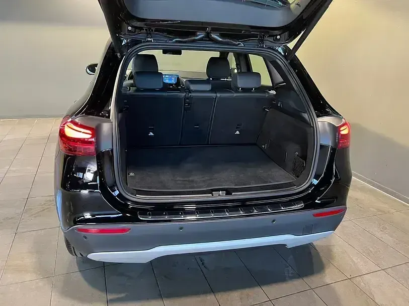 Gebraucht Mercedes GLA180 Advanced 136 PS (100 kW) 2025 Schwarz SUV