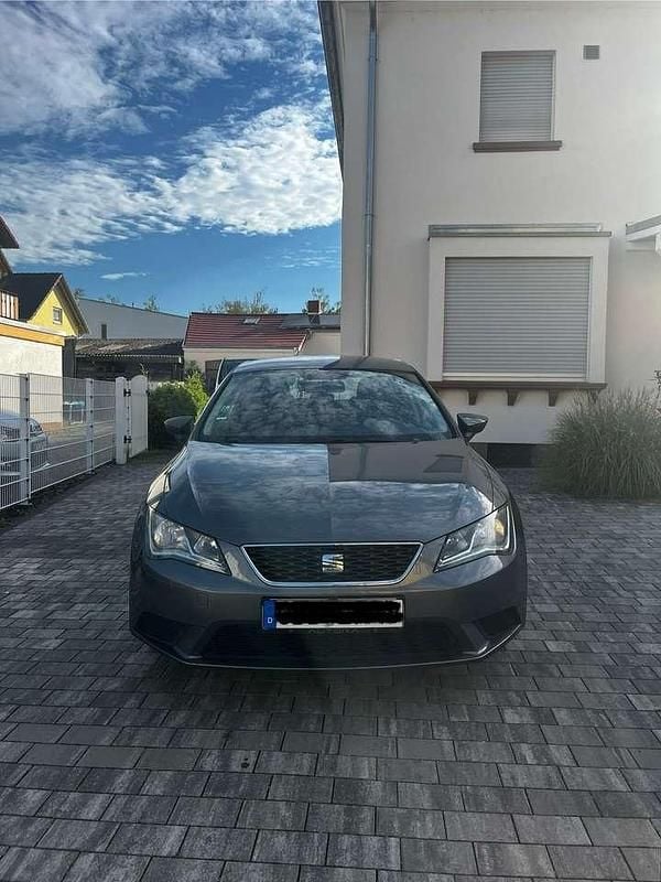 Grau Gebraucht 2014 Seat Leon Reference Kleinwagen | 6.200 € (Guter Preis) - Bild 1/4