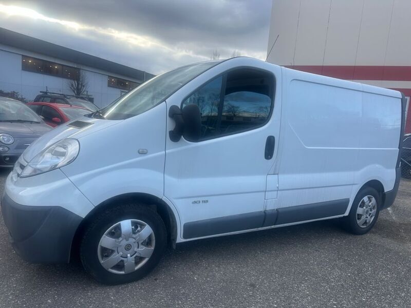 Weiß Gebraucht 2015 Nissan Primastar Van / Kleinbus | 5.990 € (Guter Preis) - Bild 1/4