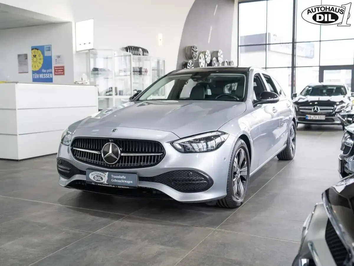 Gebraucht Mercedes C220 Night 200 PS (147 kW) 2023 Hightechsilber metallic Kombi