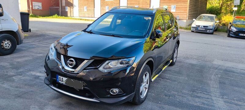 Schwarz Gebraucht 2017 Nissan X-Trail Tekna SUV | 13.400 € (Superpreis) - Bild 1/4