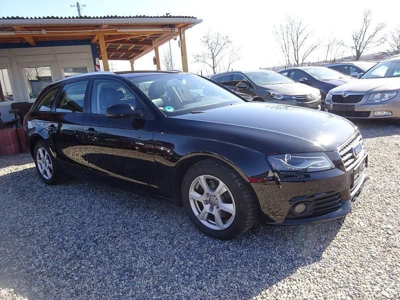 Gebraucht Audi A4 Attraction 143 PS (105 kW) 2011 Schwarz Kombi