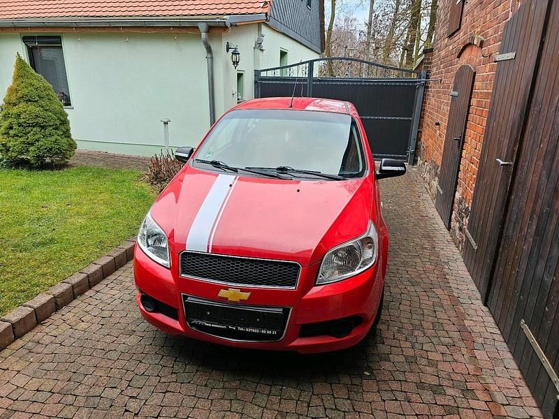 Rot Gebraucht 2009 Chevrolet Aveo Kleinwagen | 2.800 € (Fairer Preis) - Bild 1/4