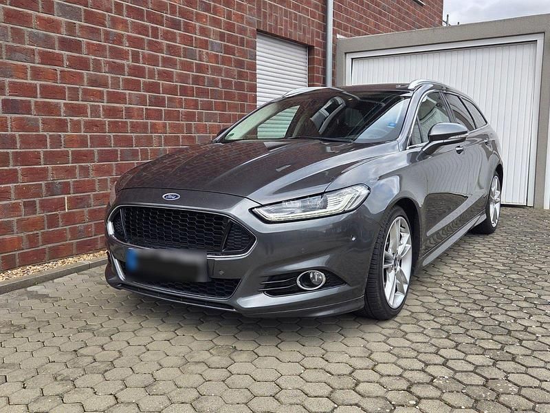 Gebraucht Ford Mondeo Titanium 150 PS (110 kW) 2015 Grau Kombi