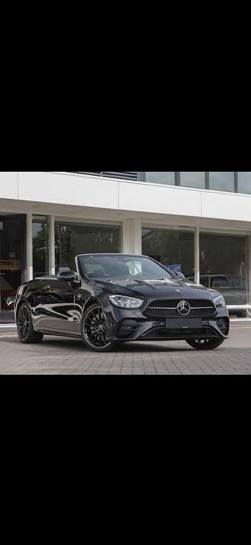 Gebraucht Mercedes E300 AMG 258 PS (189 kW) 2023 Schwarz Cabrio