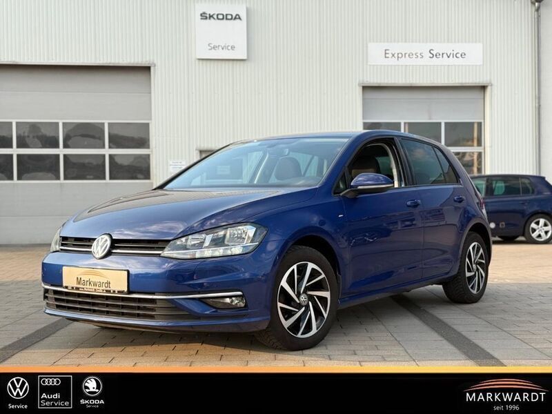 Blue dusk metallic (metallic) Gebraucht 2018 VW Golf VII Join Limousine | 13.949 € (Fairer Preis) - Bild 1/4