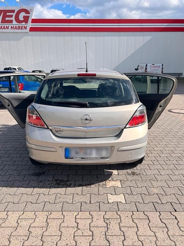 Gebraucht Opel Astra 122 PS (89 kW) 2009 Kleinwagen