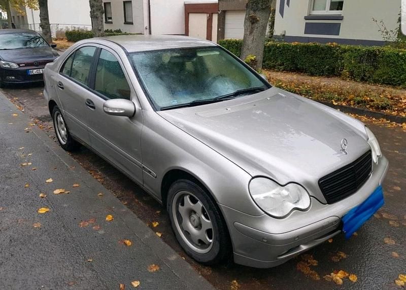 Gebraucht 2004 Mercedes C180 Limousine | 750 € (Superpreis) - Bild 1/4