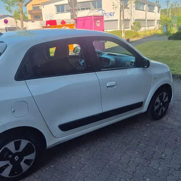 Używany Renault Twingo LIMITED 69 KM (50 kW) 2019 Biały Hatchback