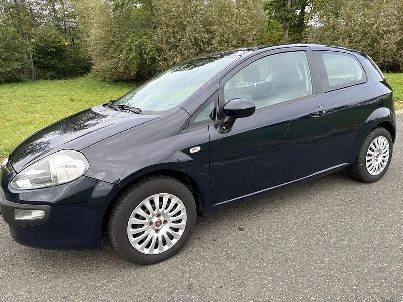 Blau Gebraucht 2010 Fiat Grande Punto Kleinwagen | 2.450 € (Fairer Preis) - Bild 1/4
