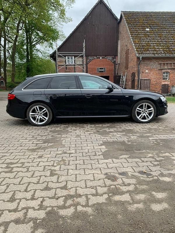 Gebraucht Audi A4 S-Line 177 PS (130 kW) 2013 Schwarz Kombi