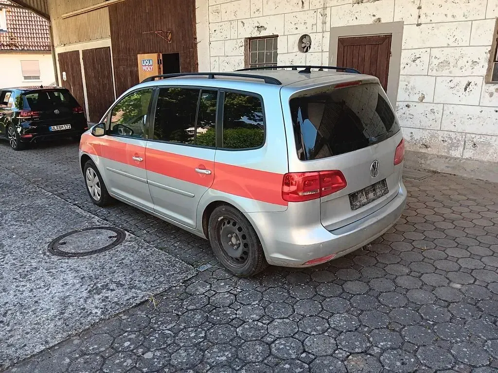 Gebraucht VW Touran 140 PS (102 kW) 2011 Silber Van / Kleinbus
