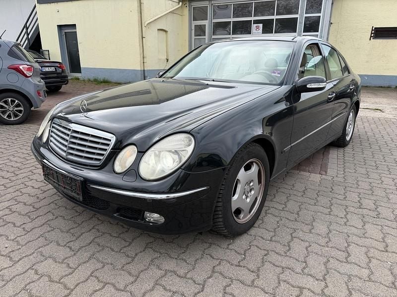 Second-hand Mercedes E270 177 CP (130 kW) 2003 Berlinǎ