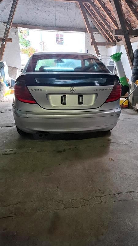 Grau Gebraucht 2004 Mercedes C180 Coupé | 1.150 € (Superpreis) - Bild 1/4
