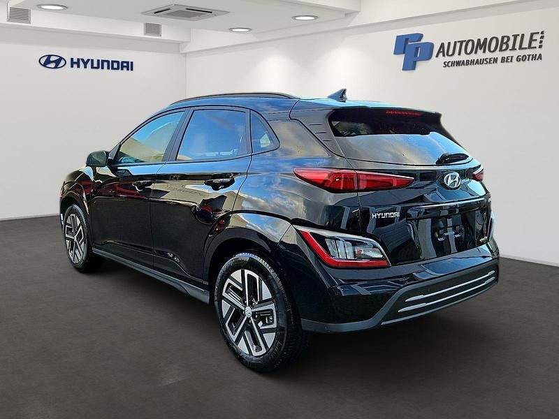 Gebraucht Hyundai Kona Trend 100 kW (136 PS) 2021 Blau SUV