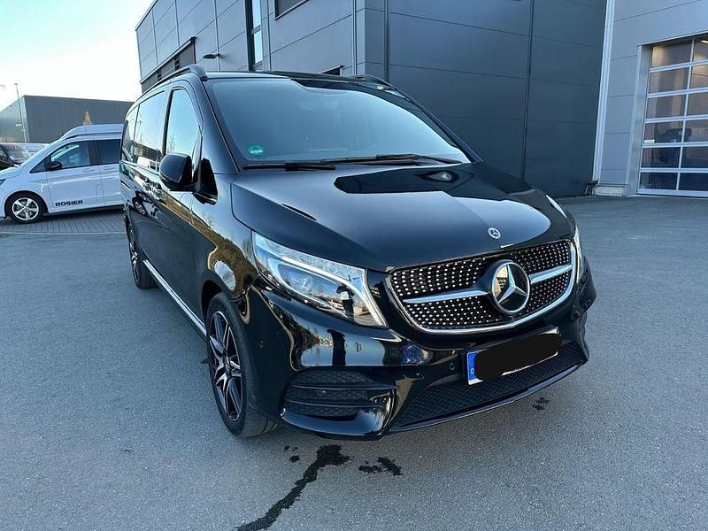 Schwarz Gebraucht 2023 Mercedes V300 Exclusive Van / Kleinbus | 91.599 € - Bild 1/4
