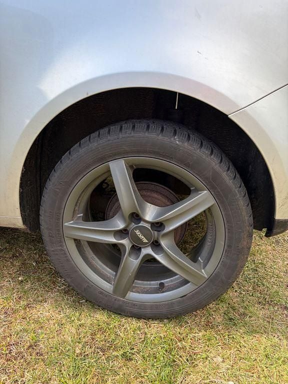 Gebraucht VW Polo Basis 54 PS (39 kW) 2002 Silber Limousine