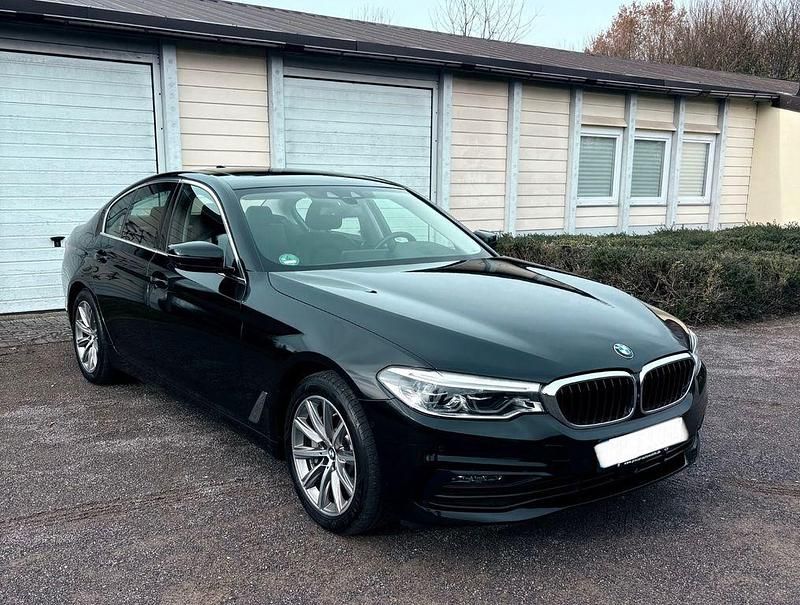 Schwarz Gebraucht 2020 BMW 530e iPerformance Limousine | 27.250 € (Superpreis) - Bild 1/4