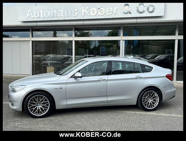 Titansilber metallic (metallic) Gebraucht 2011 BMW 530 Gran Turismo Comfort Edition Limousine | 14.880 € (Fairer Preis) - Bild 1/4
