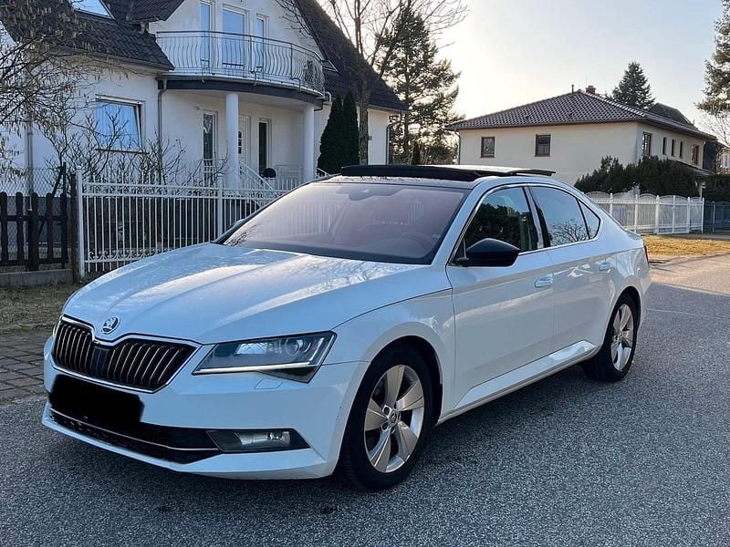 Gebraucht Skoda Superb SportLine 190 PS (139 kW) 2016 Weiß Limousine