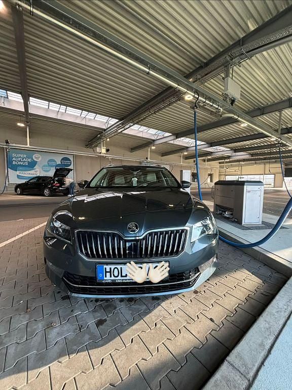 Gebraucht Skoda Superb Ambition 150 PS (110 kW) 2018 Grau Kombi
