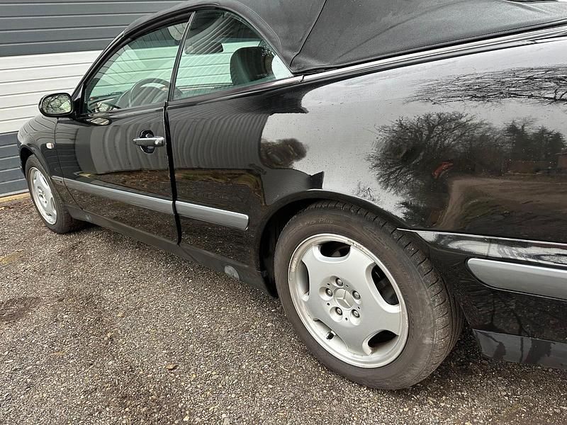 Gebraucht Mercedes CLK320 219 PS (161 kW) 1998 Schwarz Cabrio