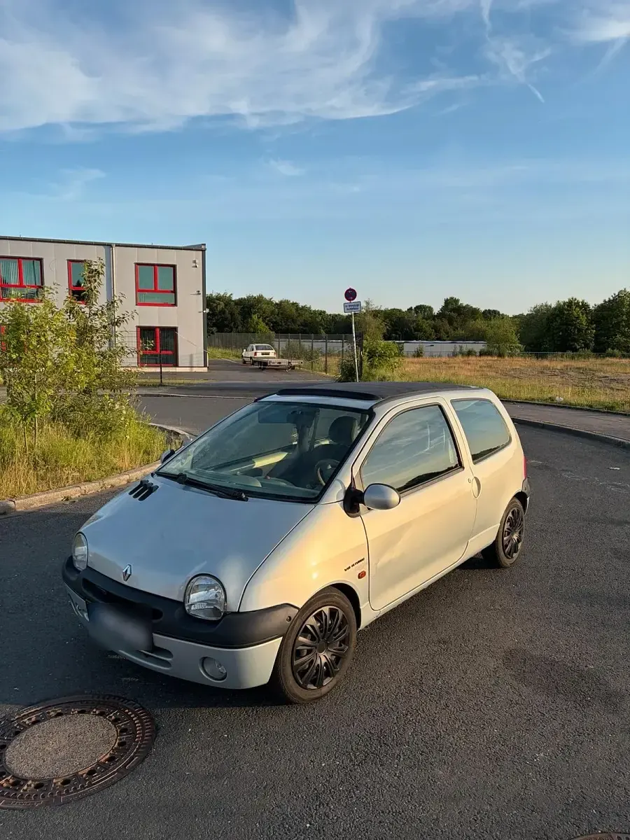 Gebraucht Renault Twingo 75 PS (55 kW) 2001 Silber Kleinwagen