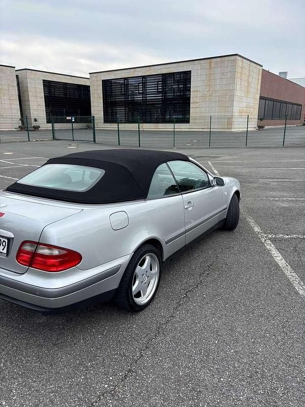 Gebraucht Mercedes CLK320 Elegance 218 PS (160 kW) 1999 Silber Cabrio