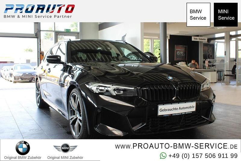 Black sapphire Gebraucht 2024 BMW 330 M Sport Kombi | 43.990 € (Fairer Preis) - Bild 1/4