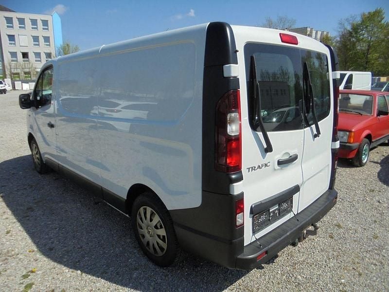 Gebraucht Renault Trafic 121 PS (88 kW) 2018 Weiß Van / Kleinbus