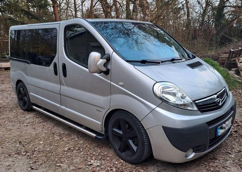 Gebraucht Opel Vivaro 114 PS (83 kW) 2008 Silber Van / Kleinbus