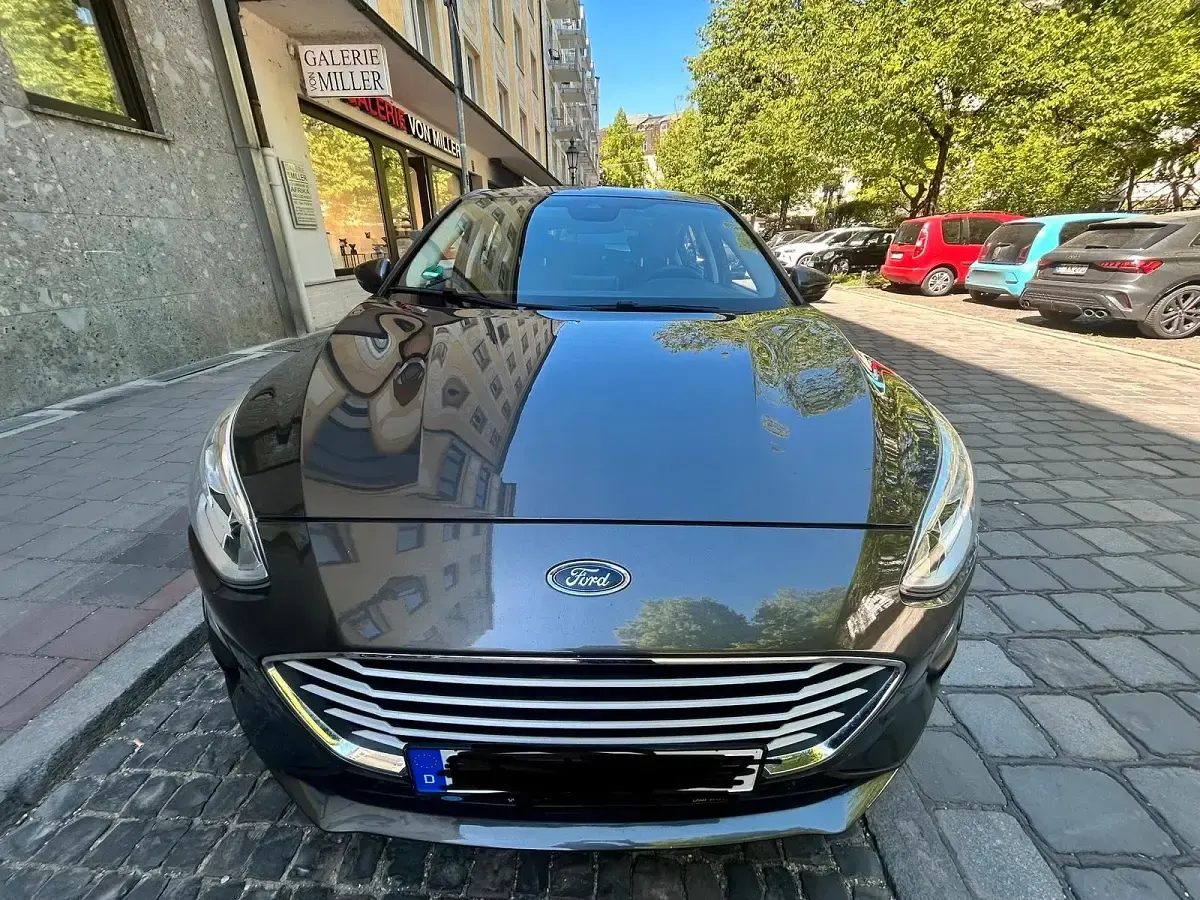 Usata Ford Focus 100 CV (73 kW) 2019 Grigio Berlina