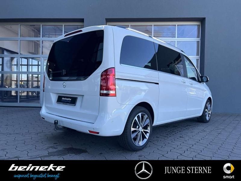 Gebraucht Mercedes V300 239 PS (175 kW) 2019 Bergkristallweiß Van / Kleinbus