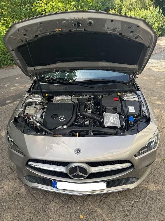 Gebraucht Mercedes CLA180 136 PS (100 kW) 2020 Grau Limousine