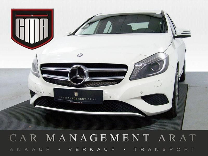 Weiß Gebraucht 2013 Mercedes A180 Urban Limousine | 9.981 € (Fairer Preis) - Bild 1/4