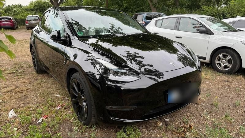 Schwarz Gebraucht 2022 Tesla Model Y Long Range SUV | 39.500 € - Bild 1/4