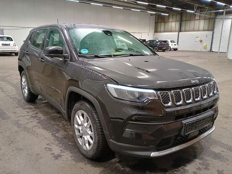 Gebraucht Jeep Compass Altitude 131 PS (96 kW) 2024 Schwarz SUV