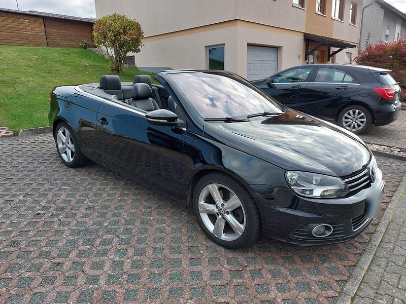 Usata VW Eos 160 CV (117 kW) 2011 Nero Cabrio