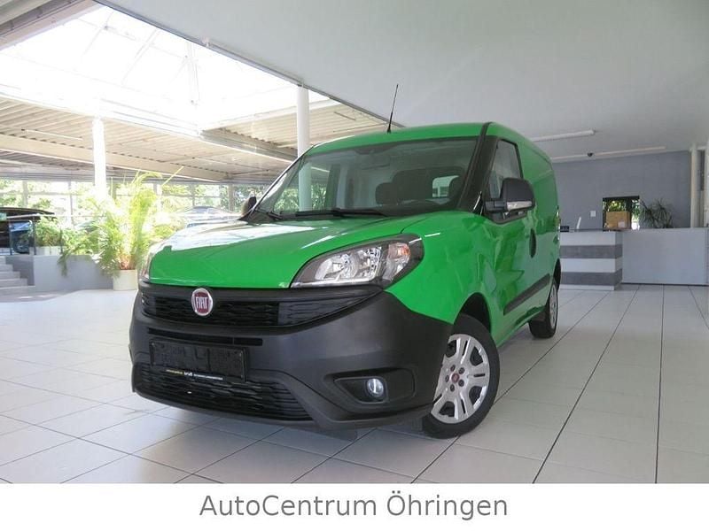 Grün Gebraucht 2021 Fiat Doblò Van / Kleinbus | 7.580 € (Superpreis) - Bild 1/4