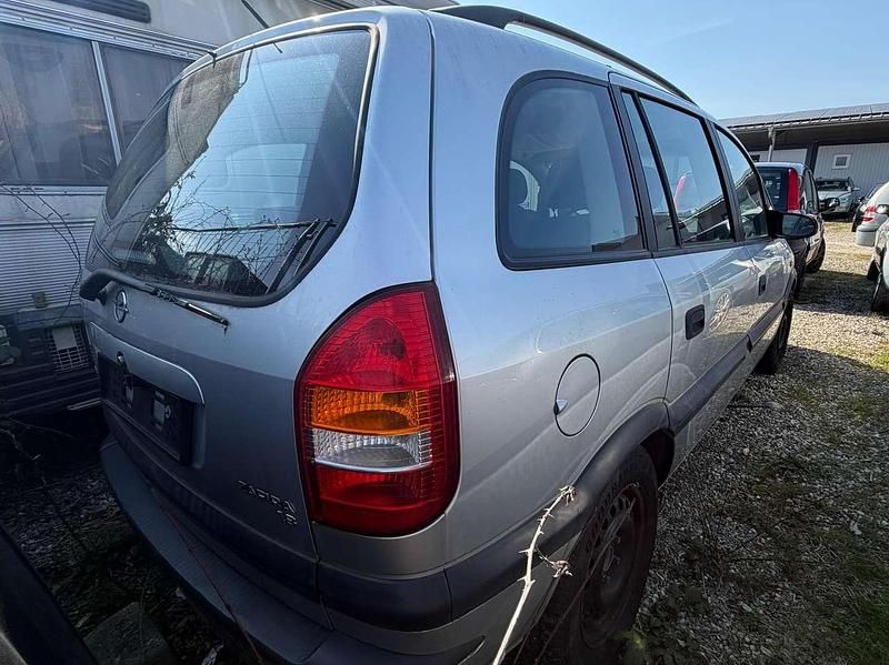 Gebraucht Opel Zafira Basis 125 PS (91 kW) 2002 Grau Van / Kleinbus