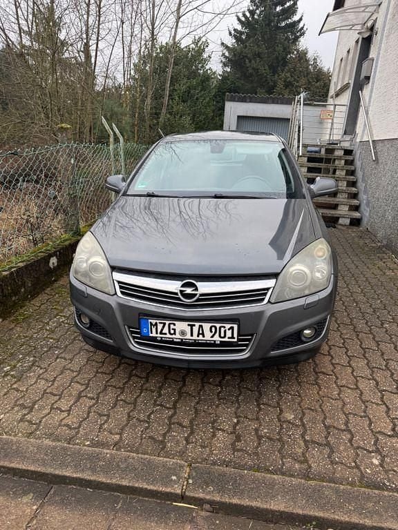 Gebraucht Opel Astra Edition 140 PS (102 kW) 2009 Grau Limousine