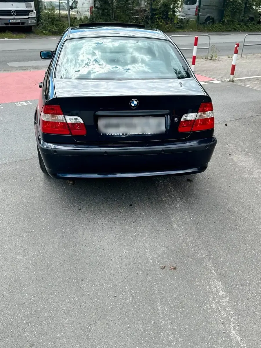 Gebraucht BMW 320 150 PS (110 kW) 2004 Blau Limousine