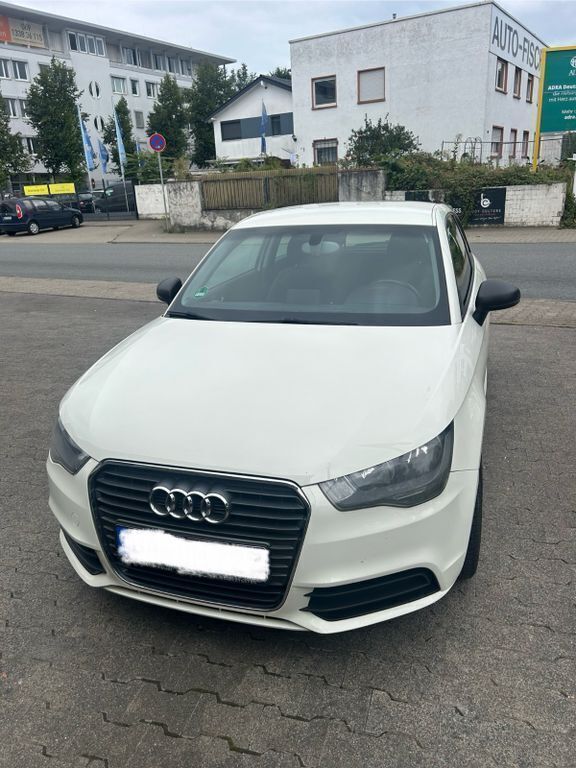Beige Gebraucht 2012 Audi A1 Ambition Kleinwagen | 7.500 € (Fairer Preis) - Bild 1/4