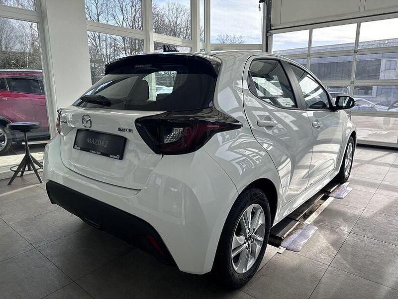 Neu Mazda 2 Center-Line 116 PS (85 kW) 2025 Weiß Kleinwagen