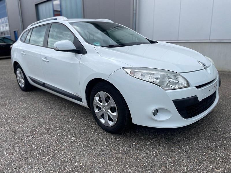 Weiß Gebraucht 2010 Renault Mégane III Kombi | 2.300 € (Superpreis) - Bild 1/4