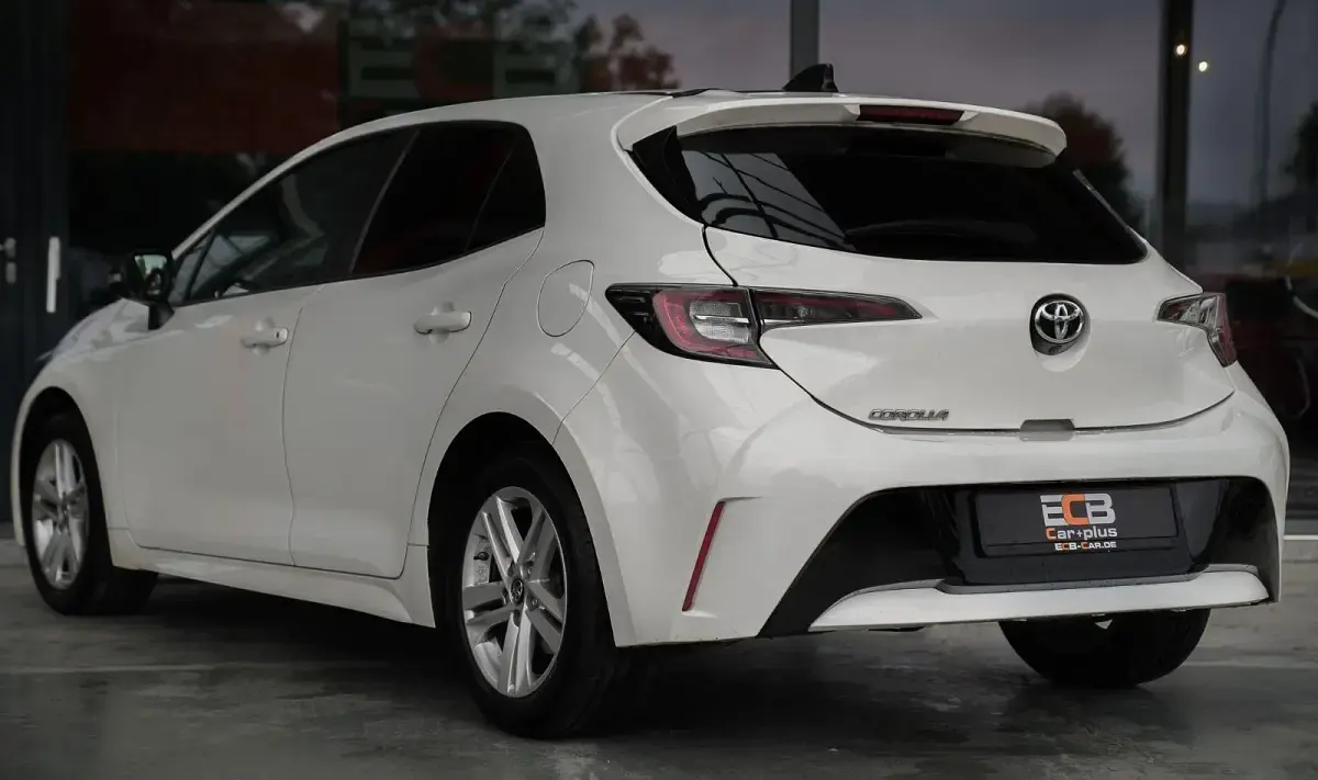 Gebraucht Toyota Corolla Comfort 116 PS (85 kW) 2020 Weiß Kombi