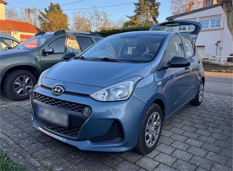 Gebraucht Hyundai i10 Trend 67 PS (49 kW) 2017 Blau Kleinwagen