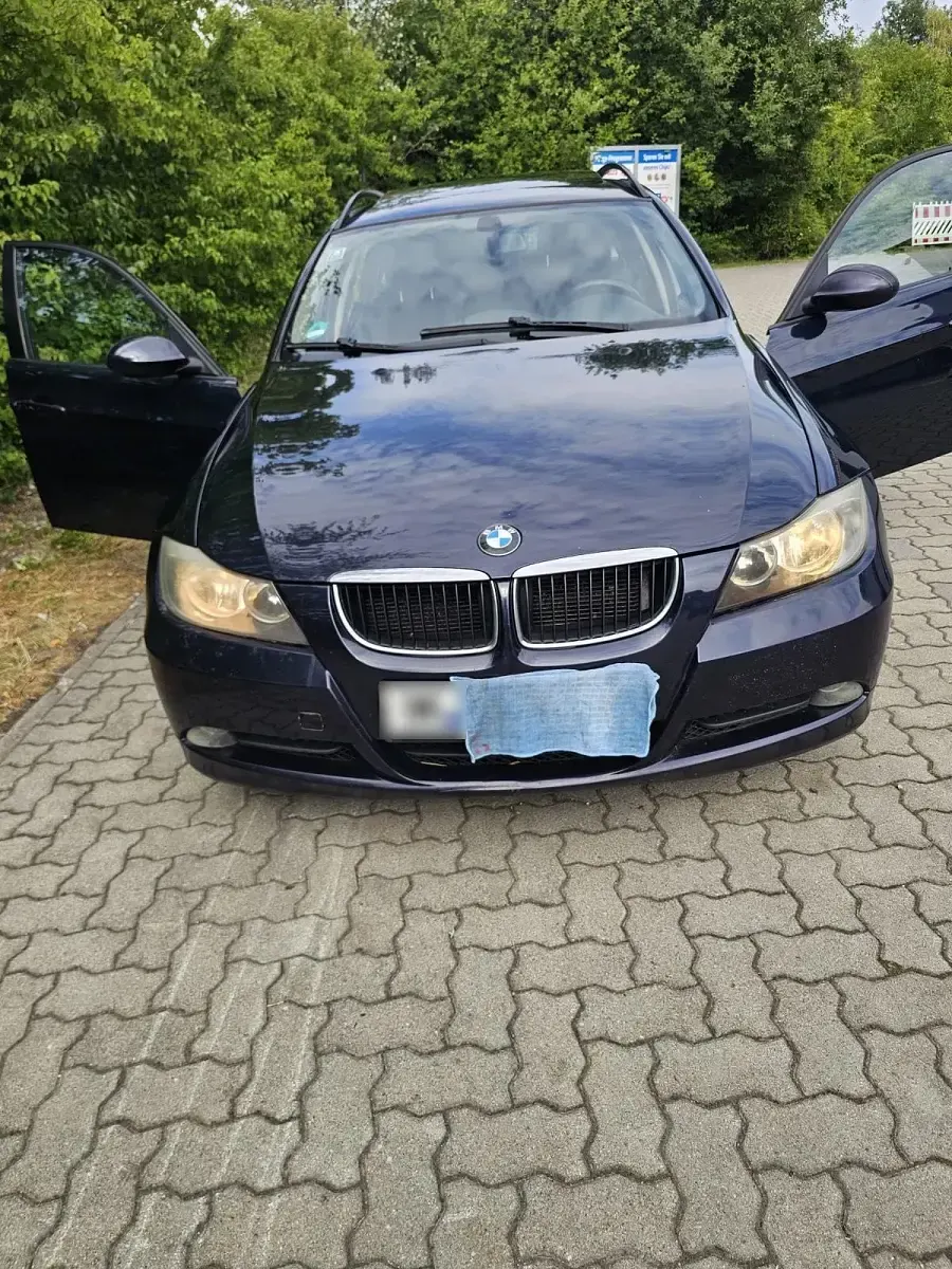 Gebraucht BMW 320 163 PS (119 kW) 2005 Blau Kombi