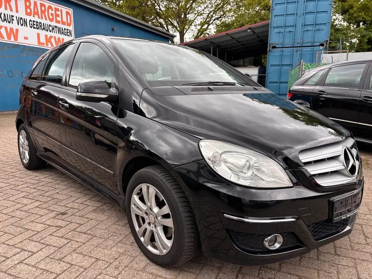 Gebraucht Mercedes B180 Elegance 109 PS (80 kW) 2009 Schwarz Van / Kleinbus